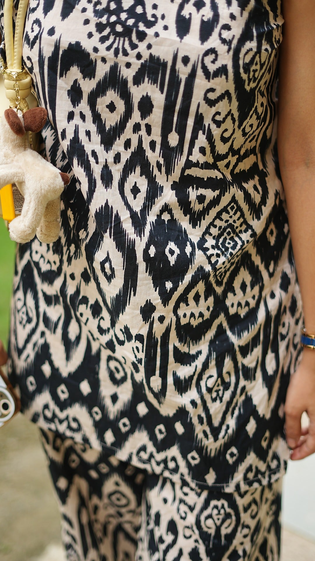 Abstract Print Strappy Cord-set
