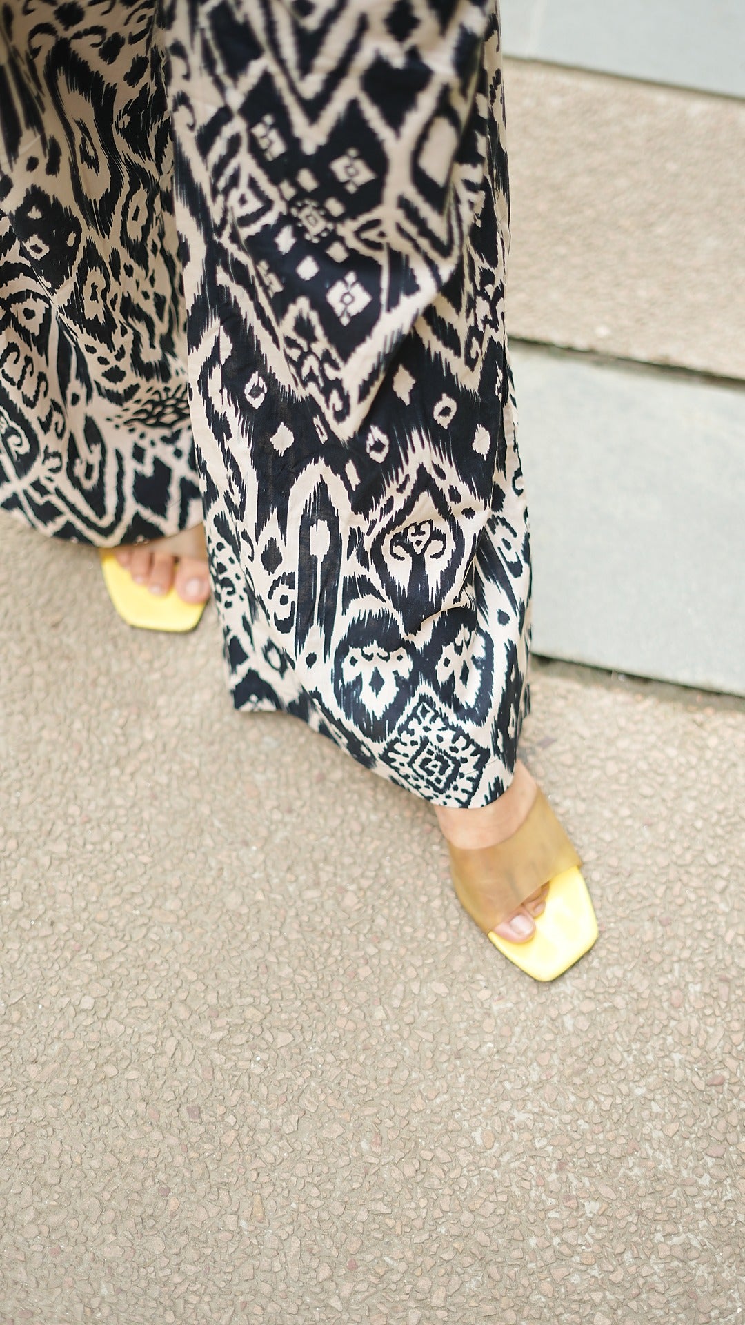 Abstract Print Strappy Cord-set